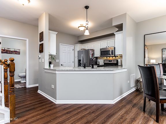 3rd image of 7 Black Oak Ct #7