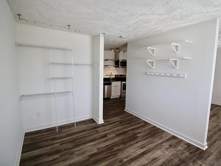 Silver Apartments — Photo 10