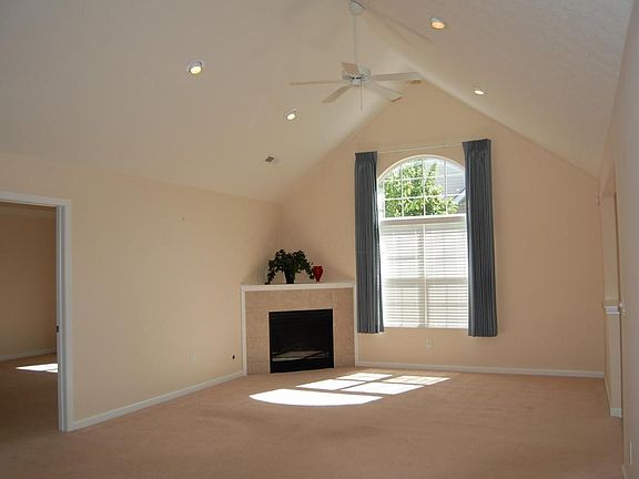 4th image of 4829 Ashleigh Dr