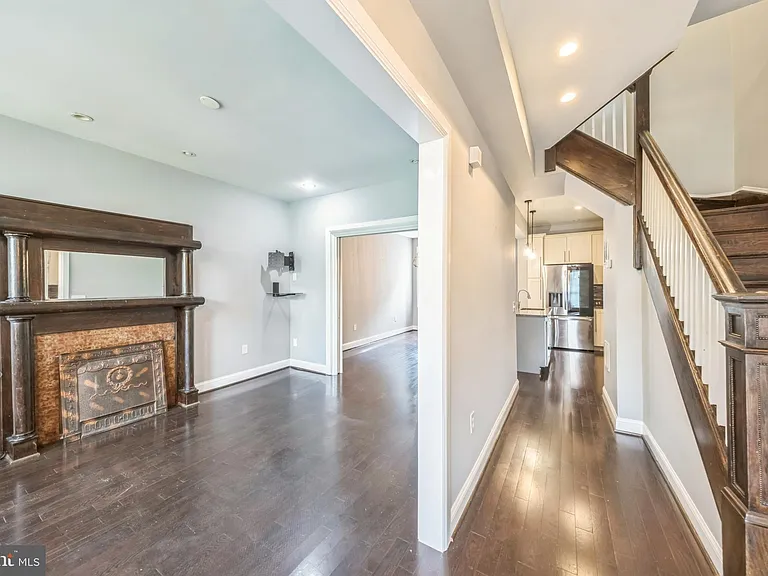 723 K St NE — Photo 12