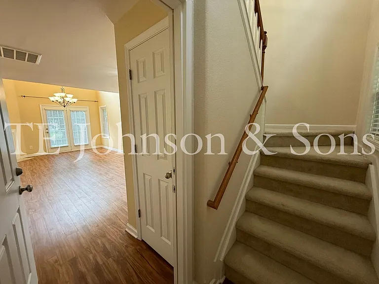 108 Greenway St — Photo 7