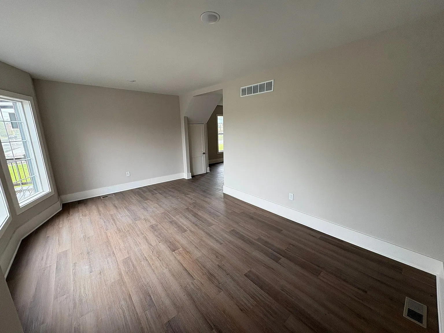 7436 Oakland St. — Photo 3