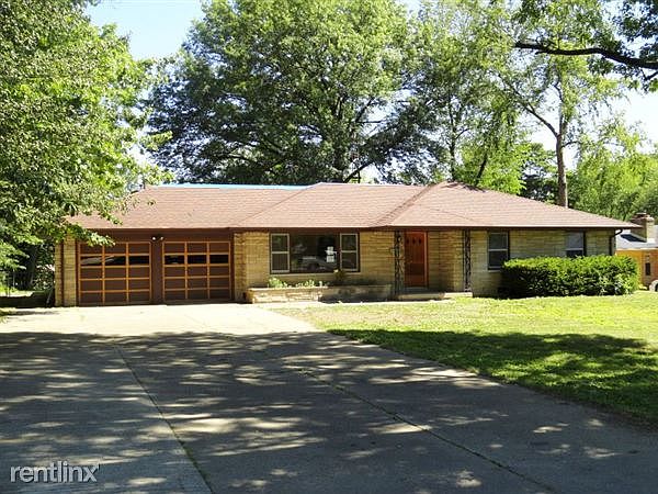 2116 Crestwood
