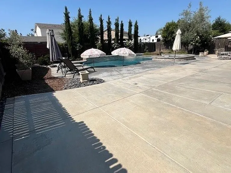 2437 W Glendale Ave — Photo 21