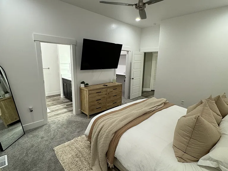 4184 Ventura Ave — Photo 15