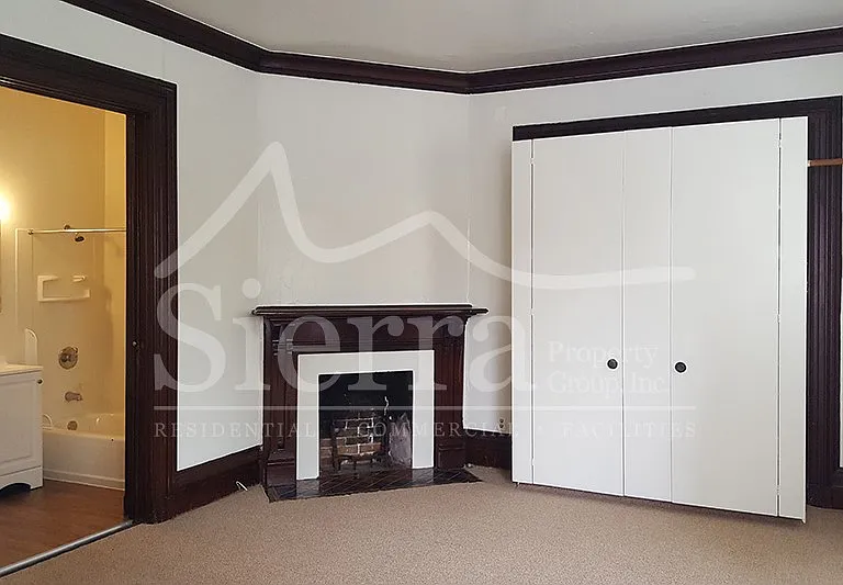 1219 De La Vina St #1 — Photo 4