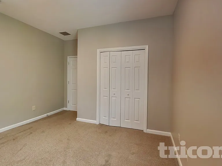 272 Silver Glen Ave — Photo 12