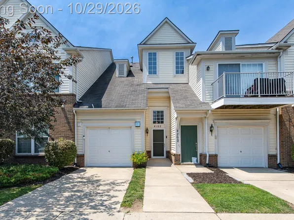 4102 Teal Ln, Wolverine Lake, MI 48390