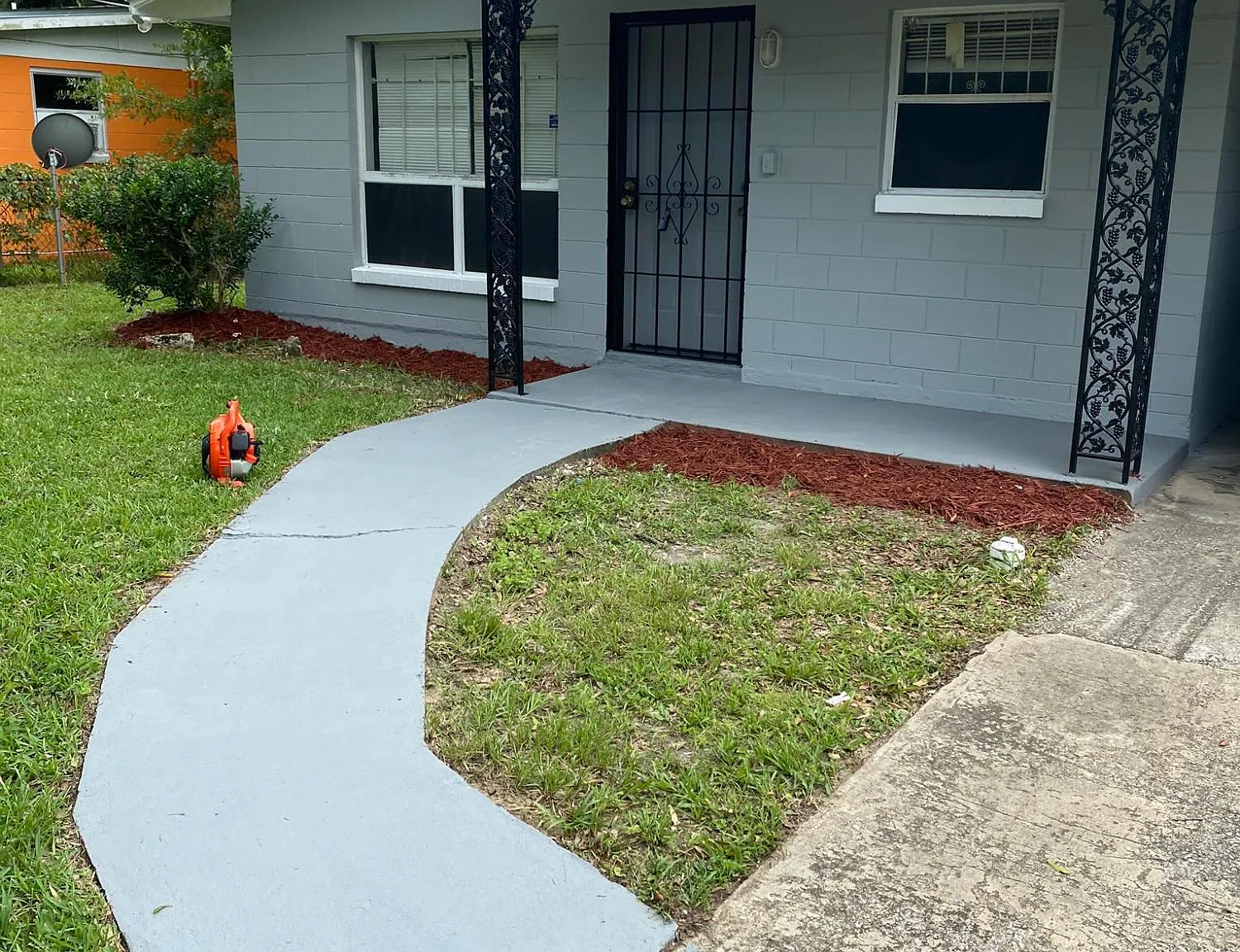 3 bed, 1.0 bath, 850 sqft, $1,375 — Photo 1