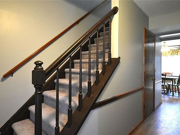 5th image of 318 Greenwood Ct
