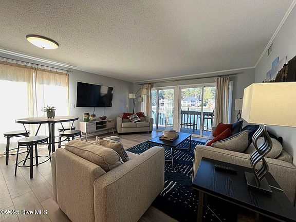 4th image of 250 Sugar Gum Ln #104