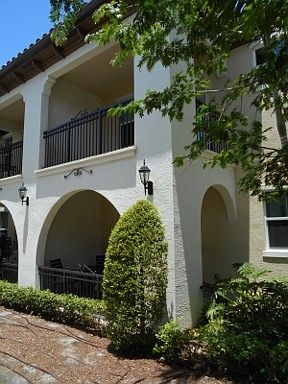 4th image of 2938 Saint Thomas Dr