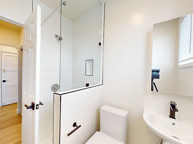 1536 Great Hwy #35 — Photo 13