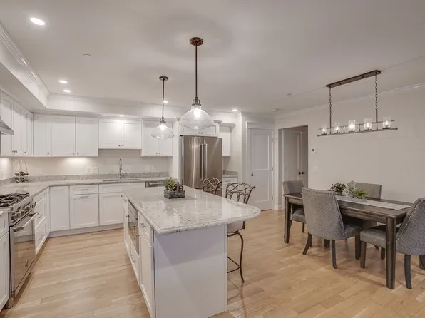 231 Merrimac St #3, Newburyport, MA 01950