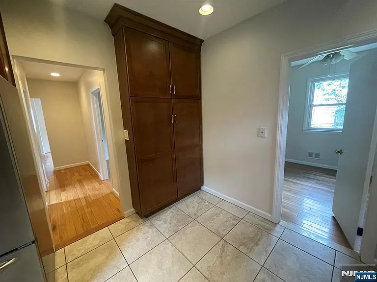 131 Irving St — Photo 14