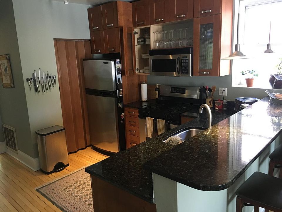 1st image of 1536 W Henderson St APT 3