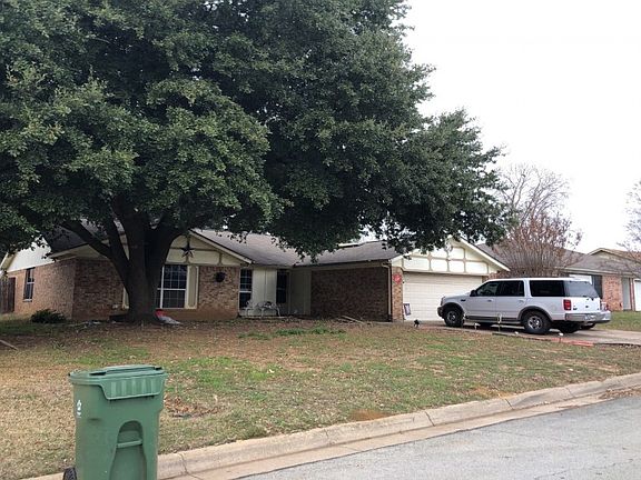 3rd image of 6404 Walnut Springs Dr