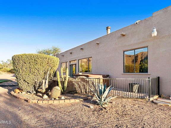 4th image of 2409 S TONTO View