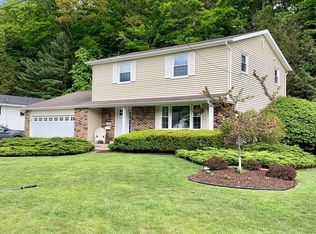 1869 Hendrick Rd, Muskegon, MI 49441