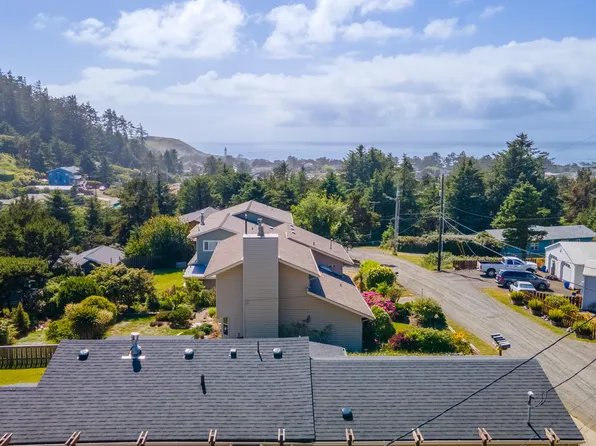 128 NE 56th St, Newport, OR 97365