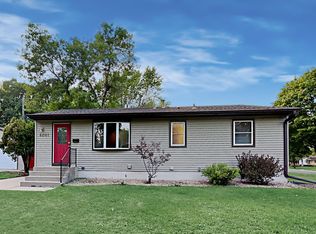 6081 Sumter Pl, New Hope, MN 55428