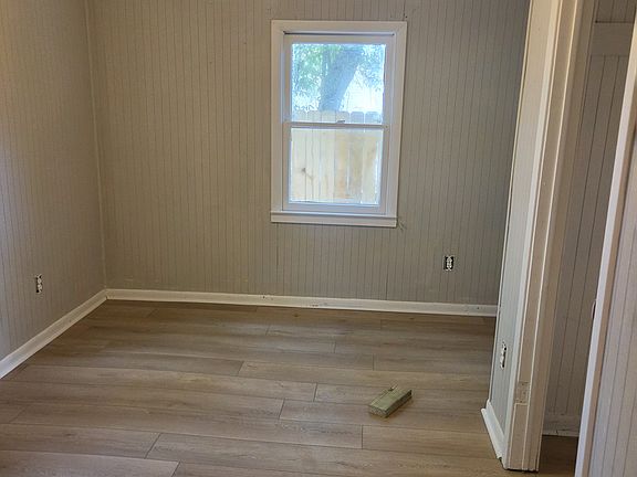 5th image of 31 White St