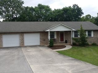 1001 McGregor Ln, Cookeville, TN 38501