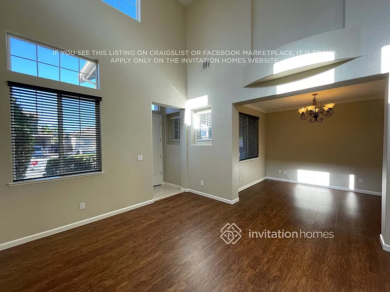 1878 Hardy Dr — Photo 4