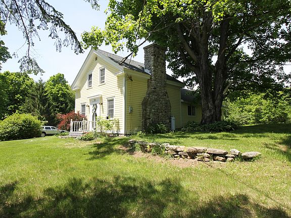2nd image of 551 Lake Shore Rd