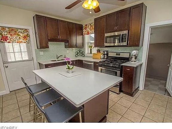 2nd image of 915 Starkweather Ave