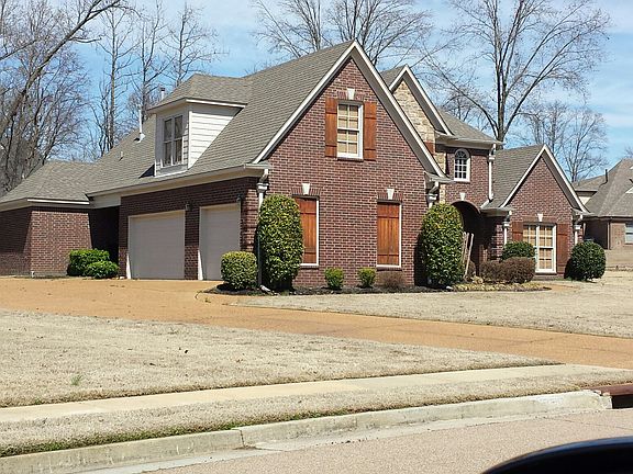 Three Car Garage
