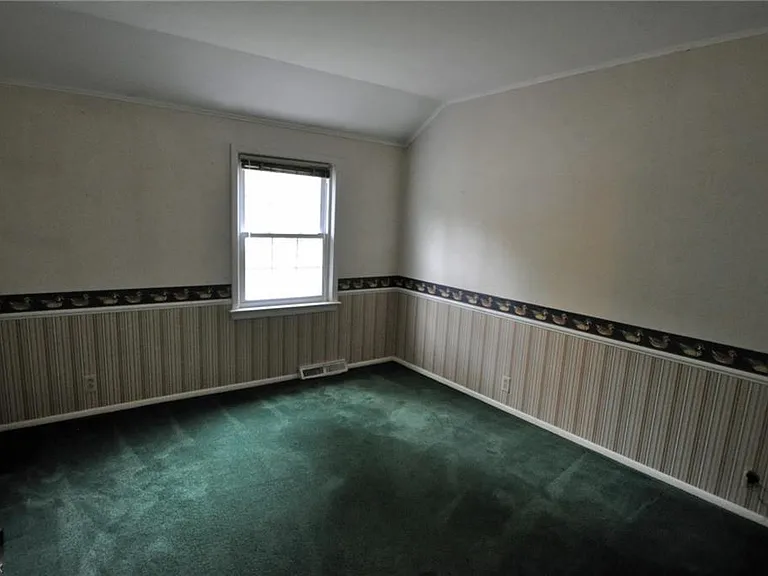 340 Plymouth Dr — Photo 17