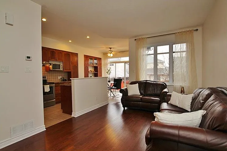 106 Hornchurch Ln — Photo 4
