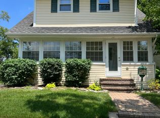 153 Terry Ave, Rochester, MI 48307