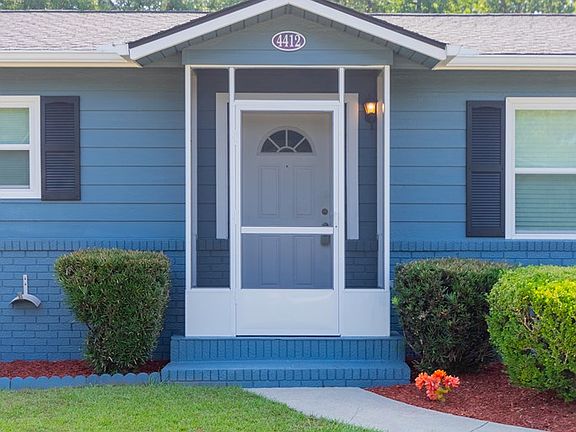 4th image of 4412 Holly Ln