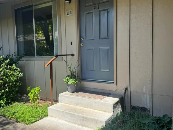 300 Shafer Ln #E1, Jacksonville, OR 97530