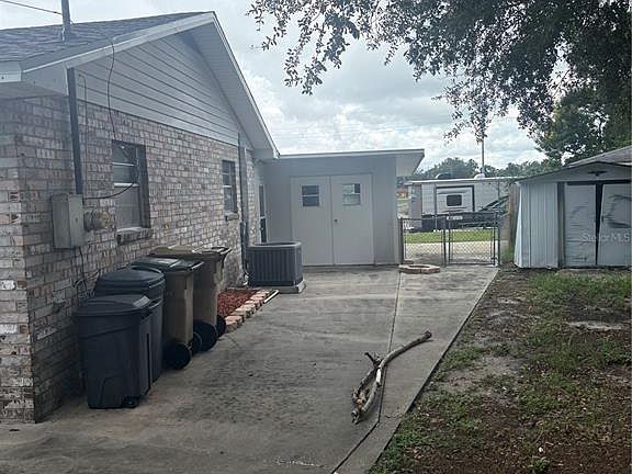 4th image of 3690 Dale Ct