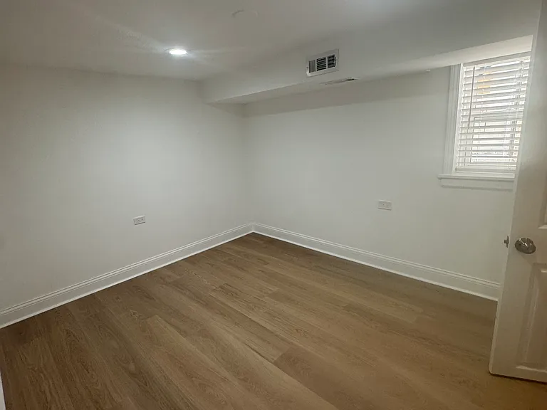 3719 N Sawyer Ave #B — Photo 18