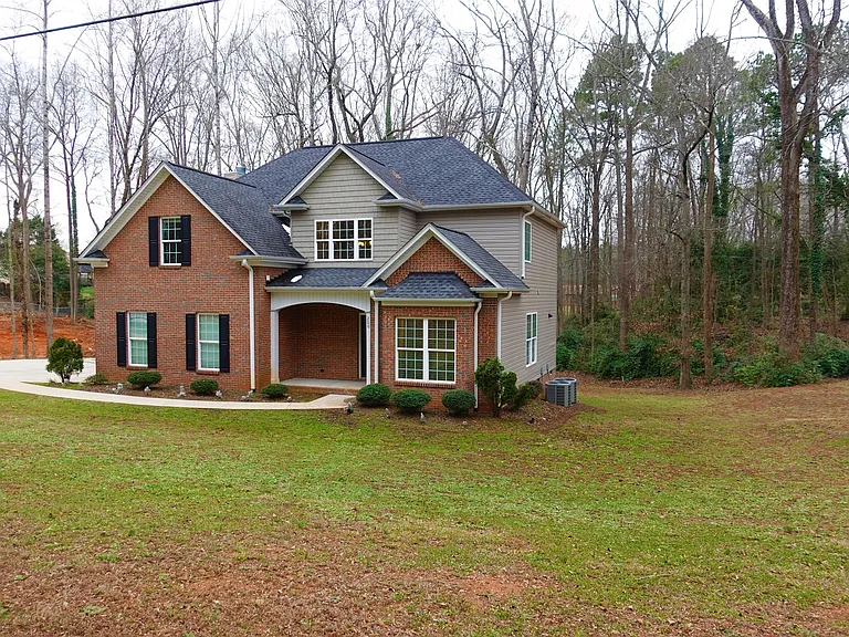200 Ridge Rd — Photo 2