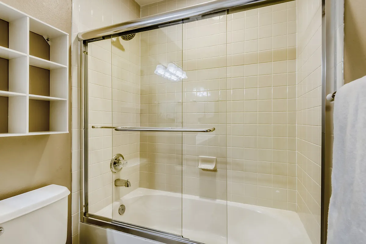 Building Photo - 5555 E Briarwood Ave #2306