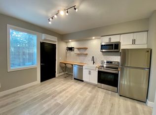 10407 SW 46th Pl #B, Portland, OR 97219