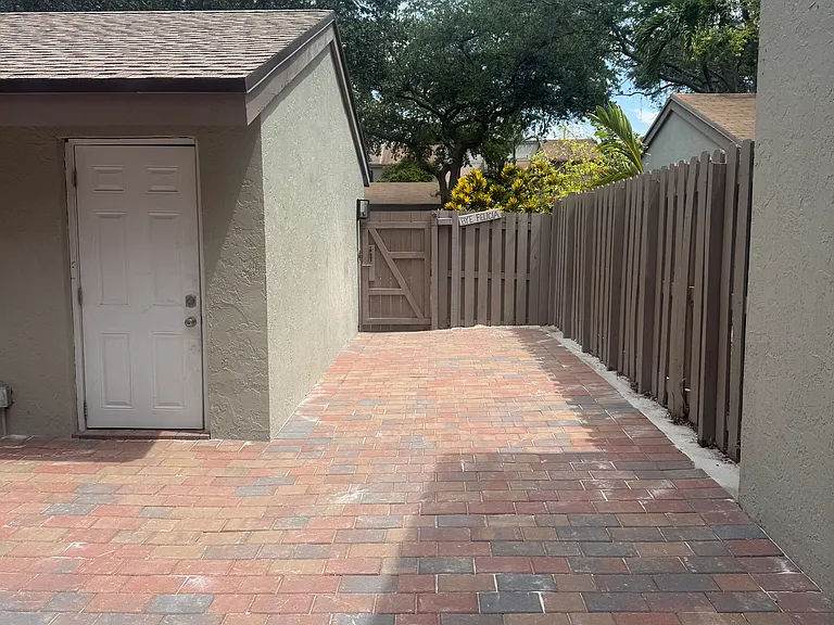 10532 SW 112th Ave — Photo 14