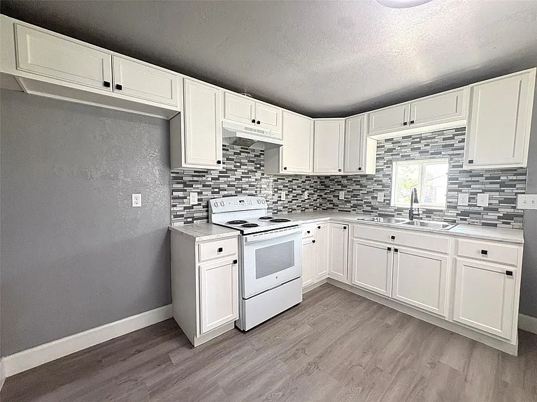 405 N Erskine St — Photo 4