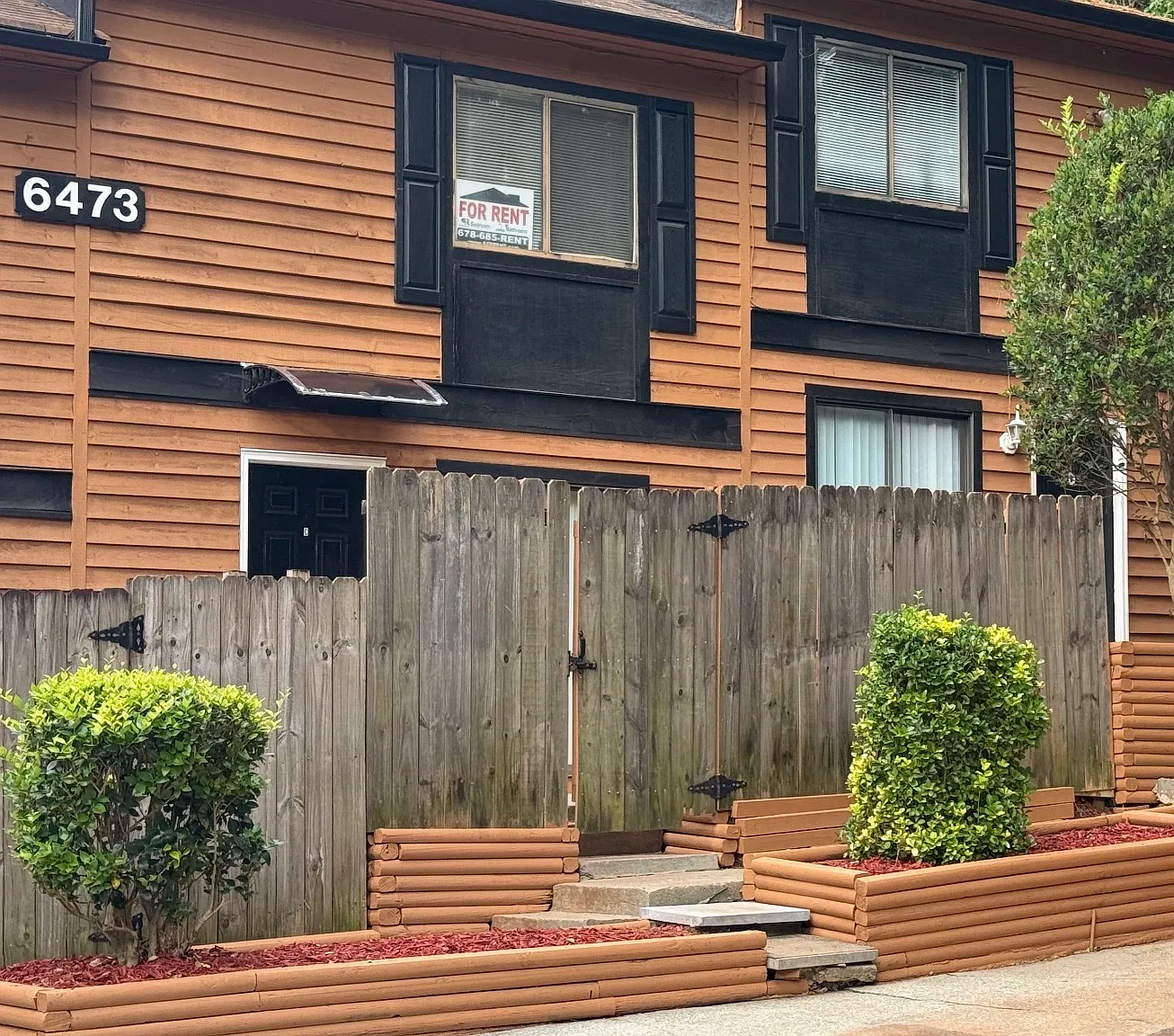 2 bed, 2.5 bath, 1300 sqft, $1,650 — Photo 2