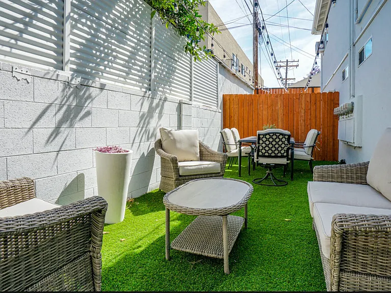331 W Windsor Rd #1 — Photo 14
