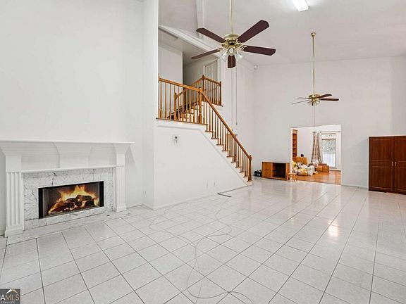 3rd image of 420 Link Rd