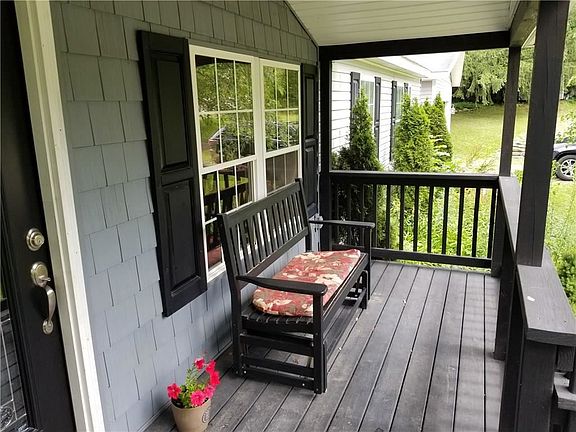 2nd image of 522 Hartsville Hill Rd