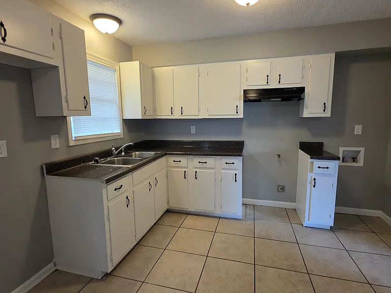 5136 Alford St — Photo 4