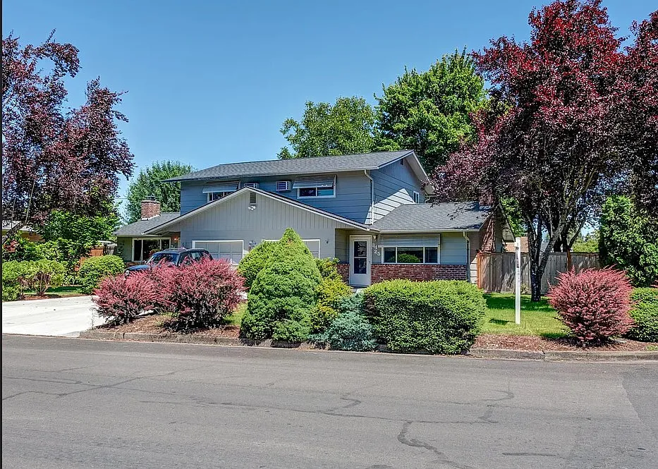 2 bed, 1.5 bath, 1000 sqft, $1,899 — Photo 2
