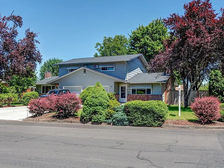 3425 Arrowhead St — Photo 2